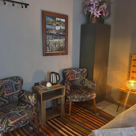 ホテル Alpha Stone House