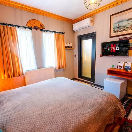 Otel Alpha Stone House 4*