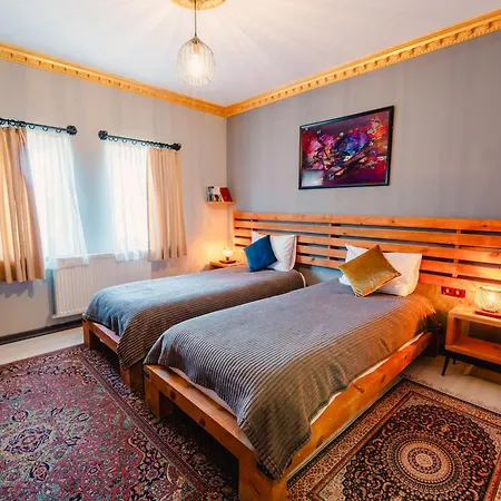 Ξενοδοχείο Alpha Stone House 4*