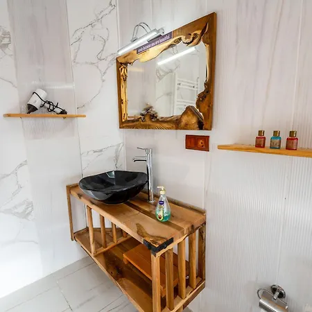 Alpha Stone House Ξενοδοχείο 4*