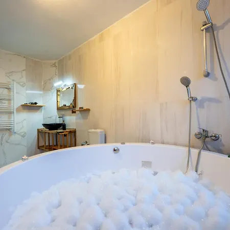 Otel Alpha Stone House 4*