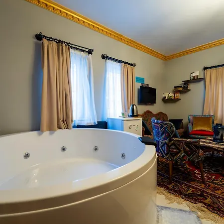 Otel Alpha Stone House